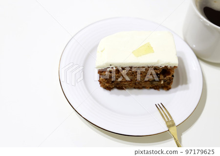 Take a break with carrot cake 97179625