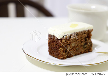 Take a break with carrot cake 97179627