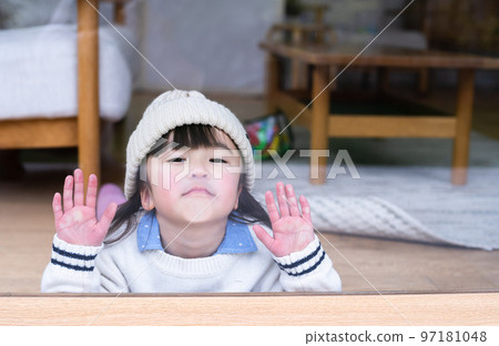 女孩窗台 97181048