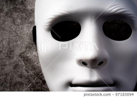 令人毛骨悚然的白色面具 令人毛骨悚然的白色面具 97183094