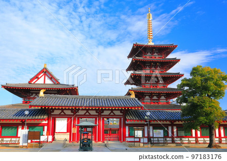 [大阪府]晴天四天王寺（五層寶塔，西十門，西走廊） 97183176