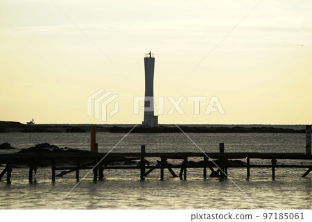 黃昏的諸磯崎燈塔 黃昏的諸磯崎燈塔 97185061