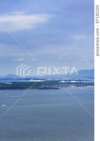 從能古島海島公園看到的福岡港 從能古島海島公園看到的福岡港 97185205