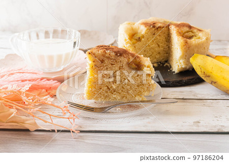 homemade banana cake 97186204
