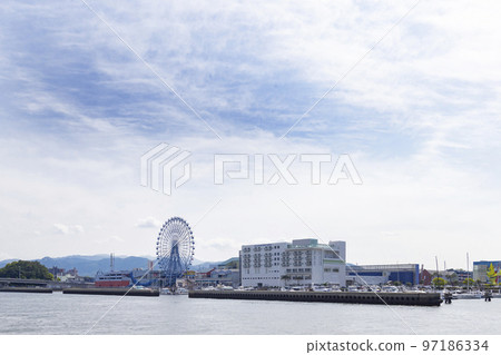 從能古島渡輪看到的馬里諾亞市 從能古島渡輪看到的馬里諾亞市 97186334