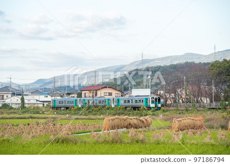 [Kotoku Line] Trains stopping at Awakawabata Station 97186794