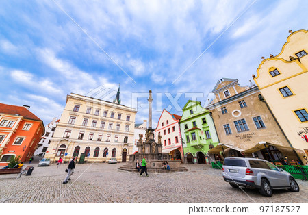 Central square of Cesky Krumlov, Czech Republic *partially soft focus Central square of Cesky Krumlov, Czech Republic *partially soft focus 97187527