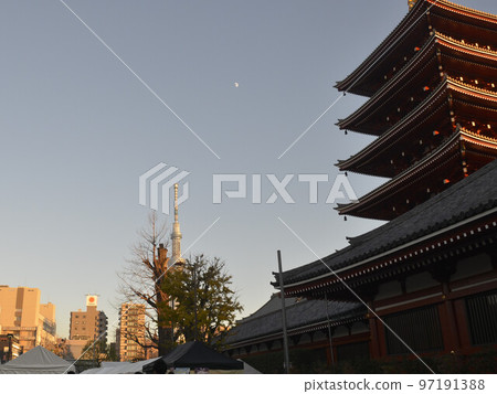青空、淺草寺、五層塔 青空、淺草寺、五層塔 97191388