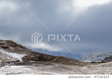Mountains in the east of Iceland 97191423