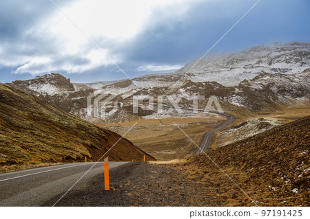Mountains in the east of Iceland 97191425