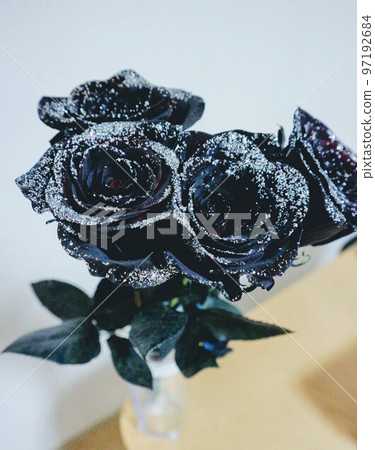 Black rose bouquet 4 roses with glitter Black rose bouquet 4 roses with glitter 97192684