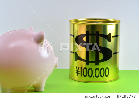 Piggy bank  97192778