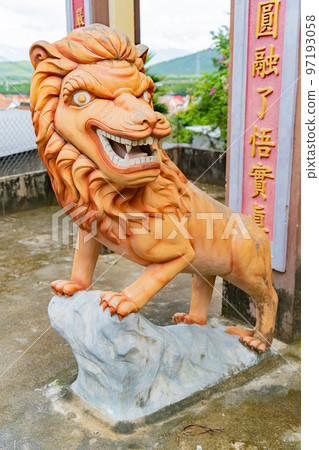 The Buddhist lion. 97193058