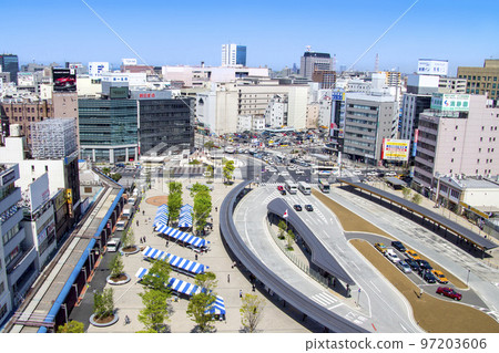 大分車站廣場旋轉和市區 大分車站廣場旋轉和市區 97203606