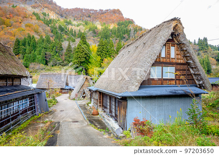 富山縣南都市相倉合掌造村秋天的五箇山 富山縣南都市相倉合掌造村秋天的五箇山 97203650
