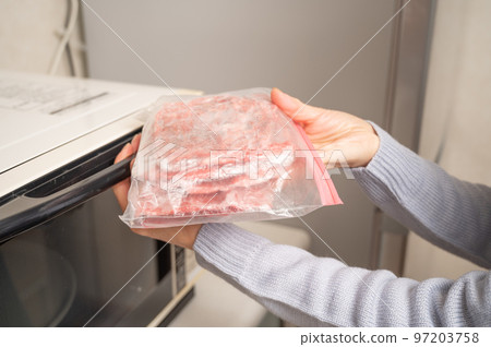 Thaw in a frozen beef microwave Thaw in a frozen beef microwave 97203758