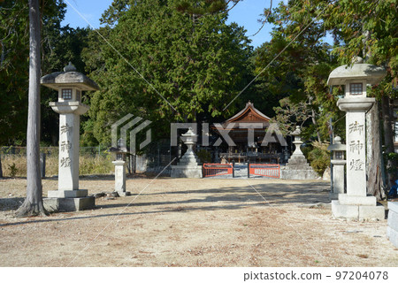 滋賀縣大津市北小松市木下神社院內入口 滋賀縣大津市北小松市木下神社院內入口 97204078