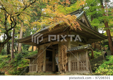 秋色的久多羅寺仁王門大草鞋 97206501