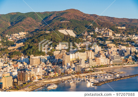 (靜岡縣)清晨的熱海酒店區 (靜岡縣)清晨的熱海酒店區 97207088