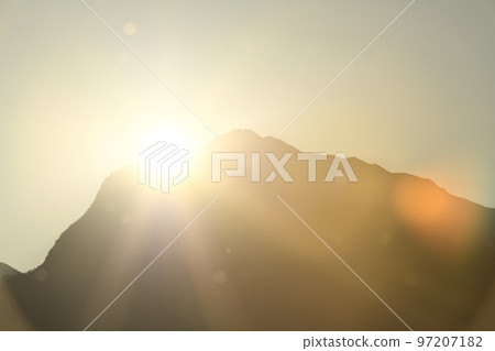 北斗縣白州町海駒岳的Marishiten山頂上的日落 97207182