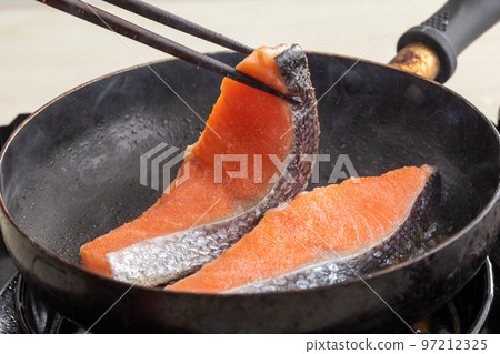 Grilled salmon Grilled salmon 97212325
