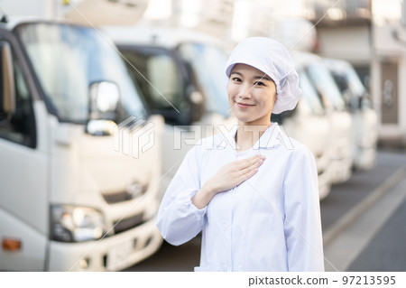 年輕女送餐司機(安心) 年輕女送餐司機(安心) 97213595