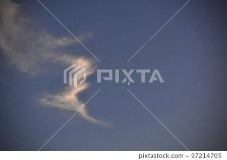 月亮和雲 97214705