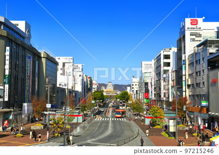 [Hyogo Prefecture] Himeji Castle and Otemae Street in sunny weather 97215246