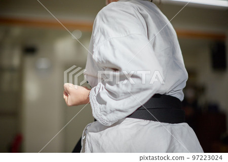 空手道教室老師的背影 空手道教室老師的背影 97223024