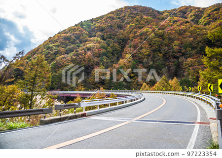 <<長野縣>> 國道153號線下伊納地區平谷村、地房坂、紅葉群山 <<長野縣>> 國道153號線下伊納地區平谷村、地房坂、紅葉群山 97223354