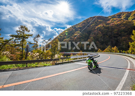 <<長野縣>> 國道153號線下伊納地區平谷村、地房坂、紅葉群山 97223368