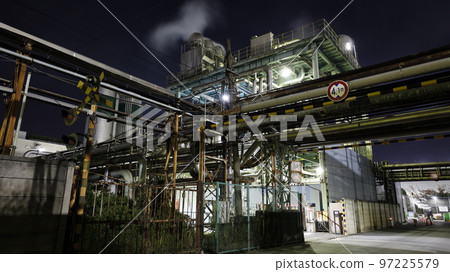 川崎市川崎區扇町的工廠夜景（昭和電工） 97225579