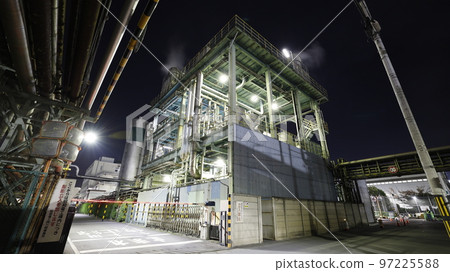 川崎市川崎區扇町的工廠夜景(昭和電工) 川崎市川崎區扇町的工廠夜景(昭和電工) 97225588