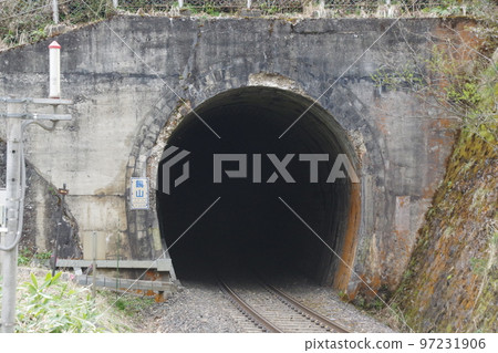 寺澤線 鏡山隧道 寺澤線 鏡山隧道 97231906
