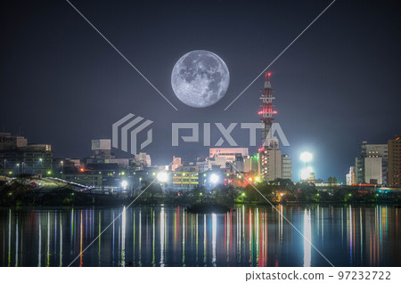 茨城縣水戶市千波湖初冬滿月 97232722