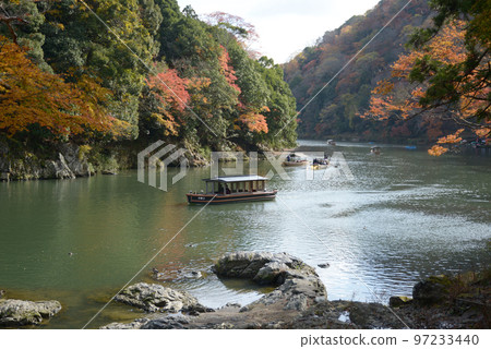 秋天的嵐山谷，京都市右京區 97233440
