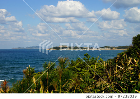Scenery of Natsuigahama Hamayu Park, a popular viewing spot in Fukuoka Prefecture 97238039