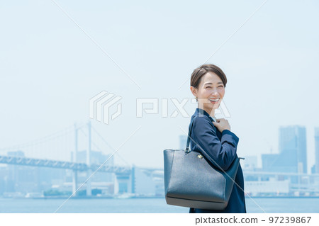 Business woman working in the city (business work) 97239867