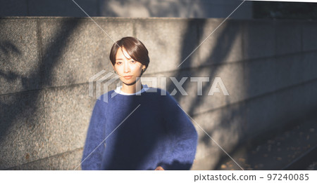 Female portrait outdoors 97240085