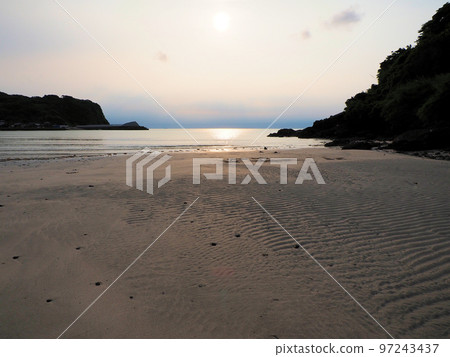 Nejishikai Beach Shines Golden Oishiwaki-cho, Hirado City, Nagasaki Prefecture Nejishikai Beach Shines Golden Oishiwaki-cho, Hirado City, Nagasaki Prefecture 97243437