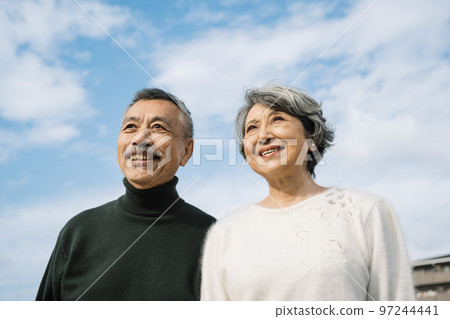 A smiling senior couple 97244441
