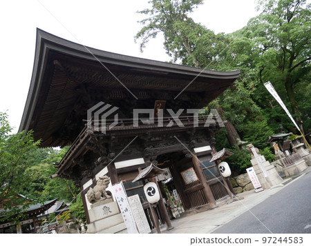 splendid gate of the shrine 97244583