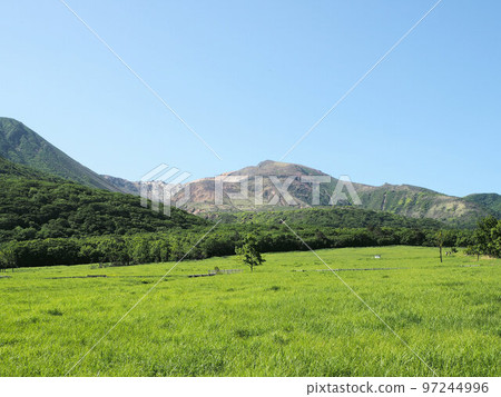 Tadewara Wetland and Kuju Mountain Range Tano, Kokonoe Town, Kusu District, Oita Prefecture Tadewara Wetland and Kuju Mountain Range Tano, Kokonoe Town, Kusu District, Oita Prefecture 97244996
