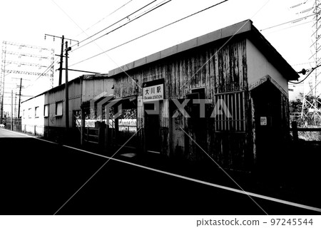 Tsurumi Line Okawa Station (monochrome) 97245544
