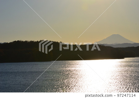 從狹山湖看到的富士山 2 從狹山湖看到的富士山 2 97247114