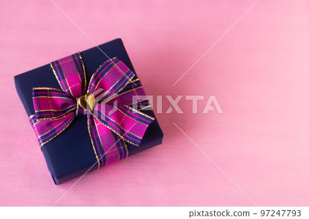 adult cute gift wrapping 97247793