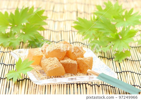 茶葉蕨菜餃子 97249966