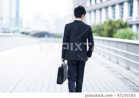 辦公室工作者的背面圖 97250163