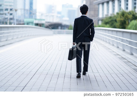 辦公室工作者的背面圖 97250165