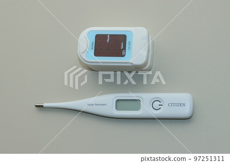 Pulse oximeter and thermometer New corona countermeasures Pulse oximeter and thermometer New corona countermeasures 97251311
